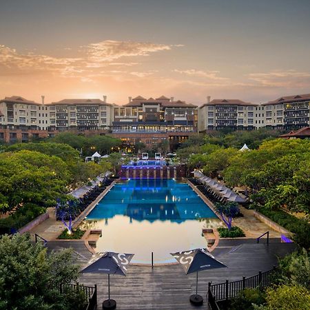 Отель The Capital Zimbali Баллито Экстерьер фото The Village at Sunway Putra