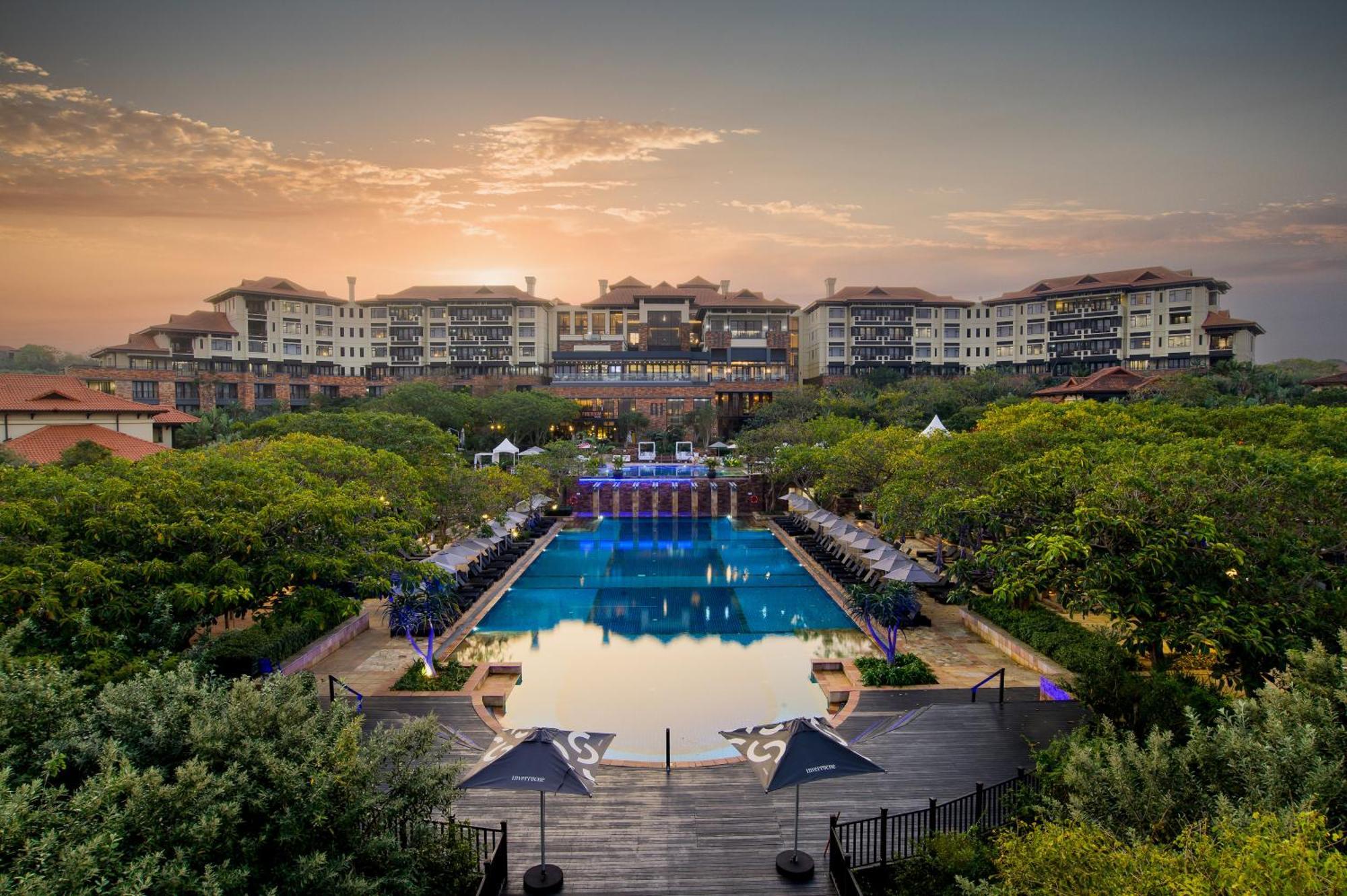 Отель The Capital Zimbali Баллито Экстерьер фото The Village at Sunway Putra